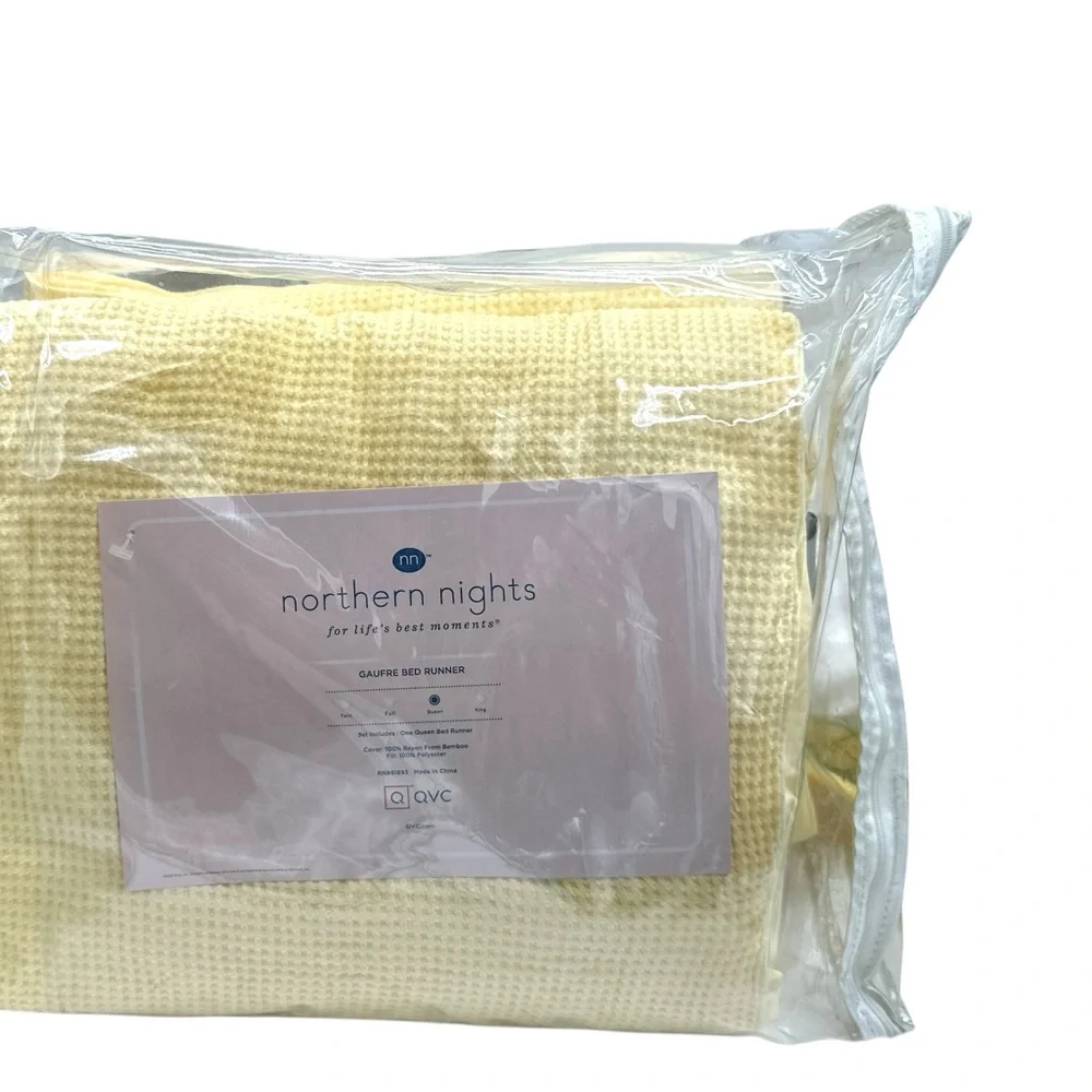 NWT, Northern Lights Bamboo Queen Size Bed Runner